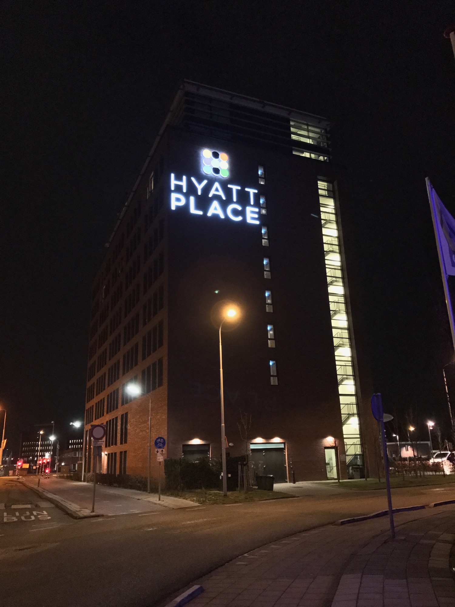 Hyatt Place Amsterdam Airport Parken liveandletsfly.com