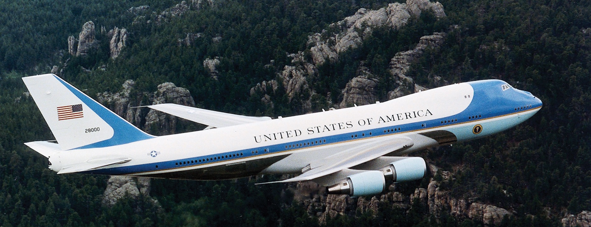 what does air force one cost
