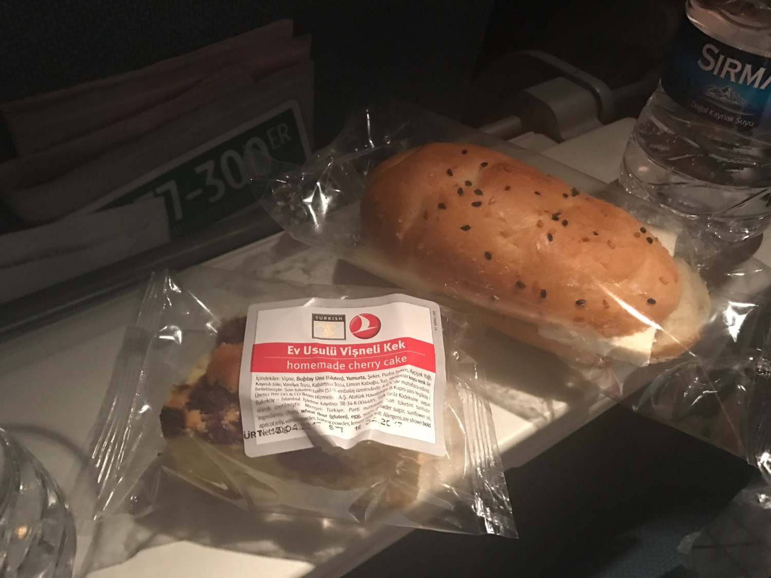 What Kind of Food Does Turkish Airlines Serve in Longhaul Economy