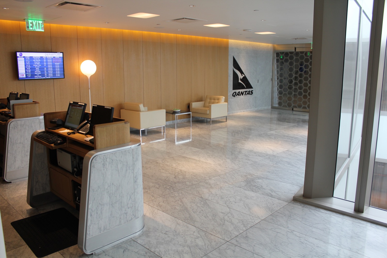 Review Qantas First Class Lounge Los Angeles Live and Let's Fly