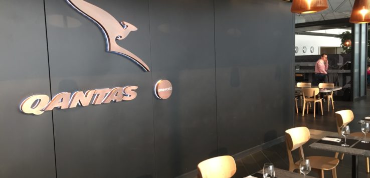 Qantas Lounge Review Hong Kong