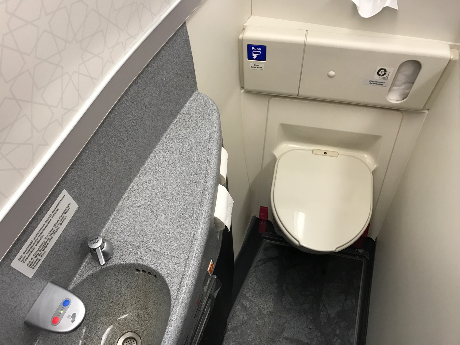 Turkish Airlines Economy Class Review 777-300-23