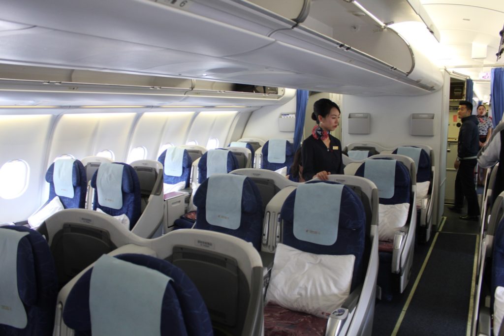 CHINA EASTERN A330 BUSINESS CLASS REVIEW visual data 8