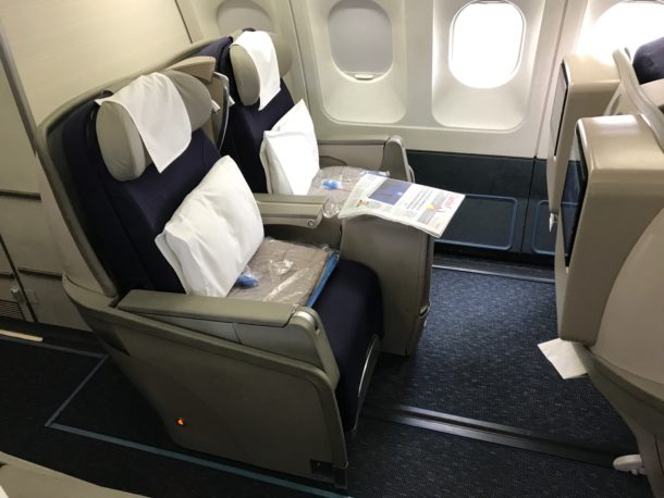 How Bad was Aerolineas Argentinas Business Class? - Live and Let's Fly