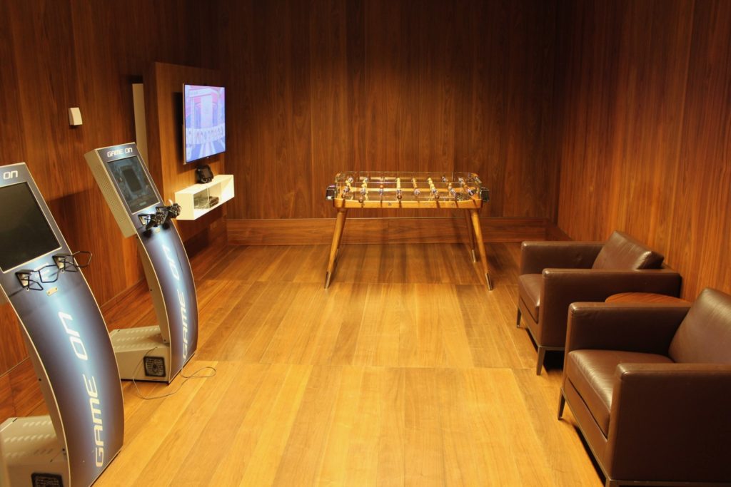 Review Oryx Lounge Doha (DOH) Live and Let's Fly