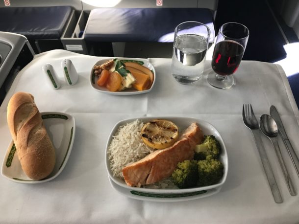 Review: Uzbekistan Airways 787 Business Class New York to Tashkent ...