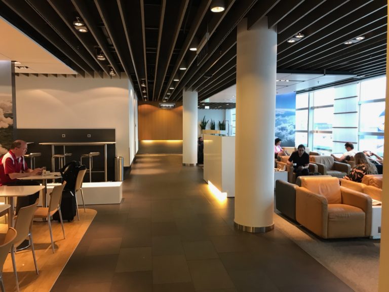 Review: Lufthansa Business Lounge Frankfurt (FRA - A26) - An Amazing ...