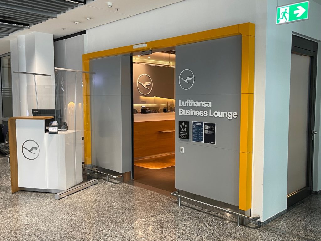 Review: Lufthansa Business Lounge Frankfurt (FRA - A26) - An Amazing ...