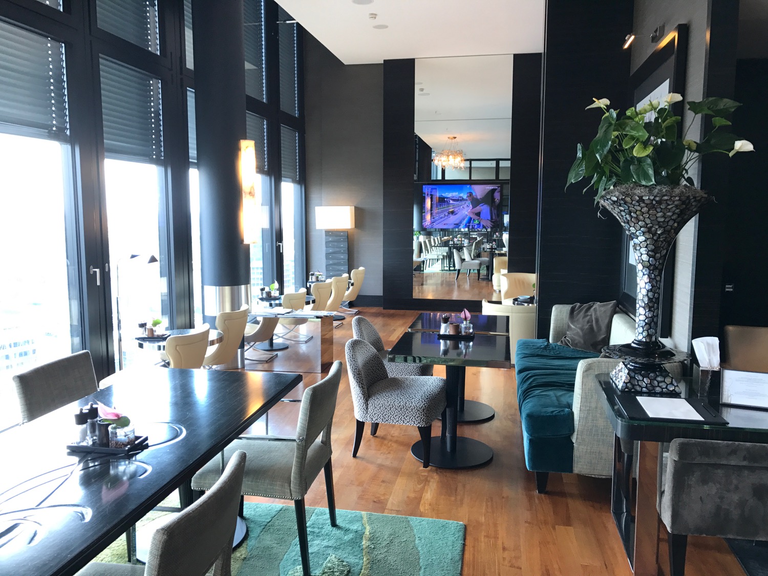 Review Hyatt Regency Dusseldorf Live And Let S Fly