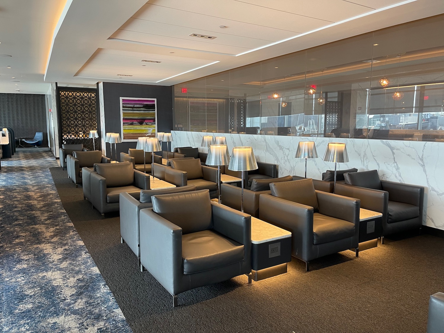 Review: United Polaris Lounge Newark (EWR) - Live and Let's Fly