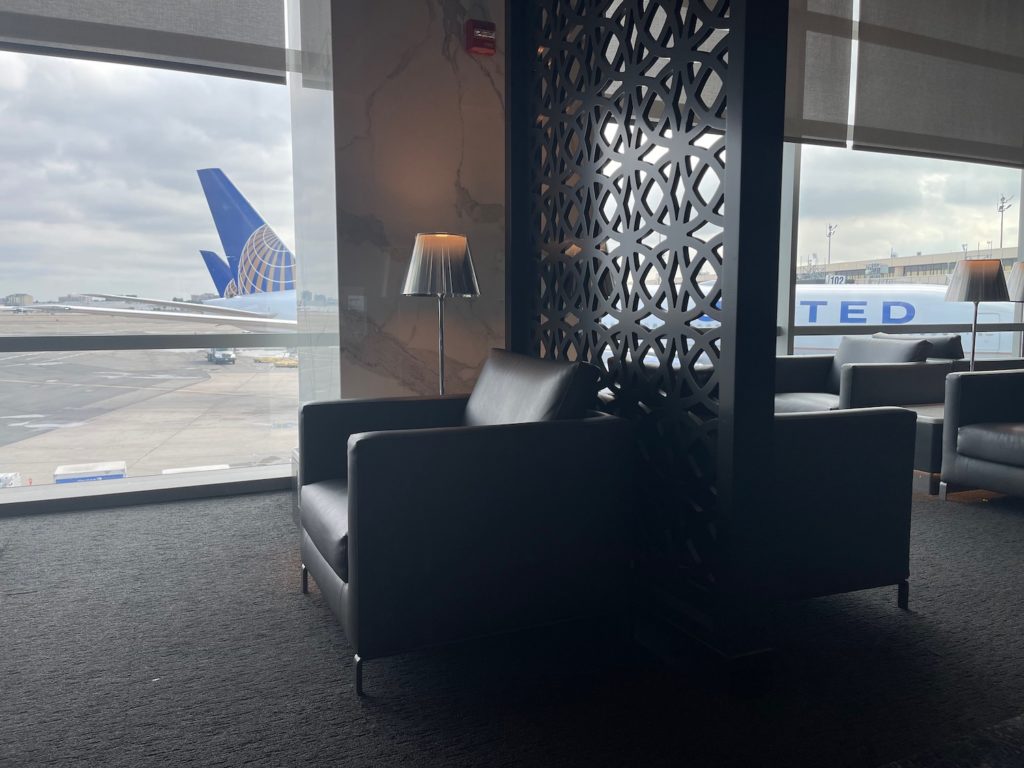 Review United Polaris Lounge Newark (EWR) Live and Let's Fly