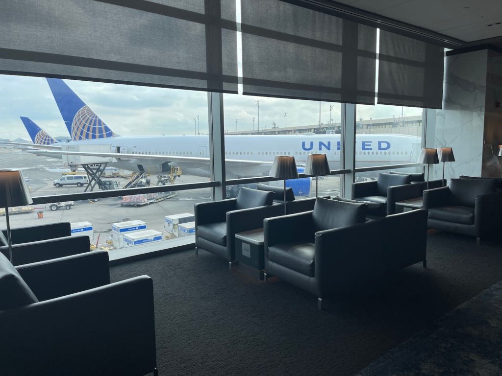 Review United Polaris Lounge Newark (EWR) Live and Let's Fly