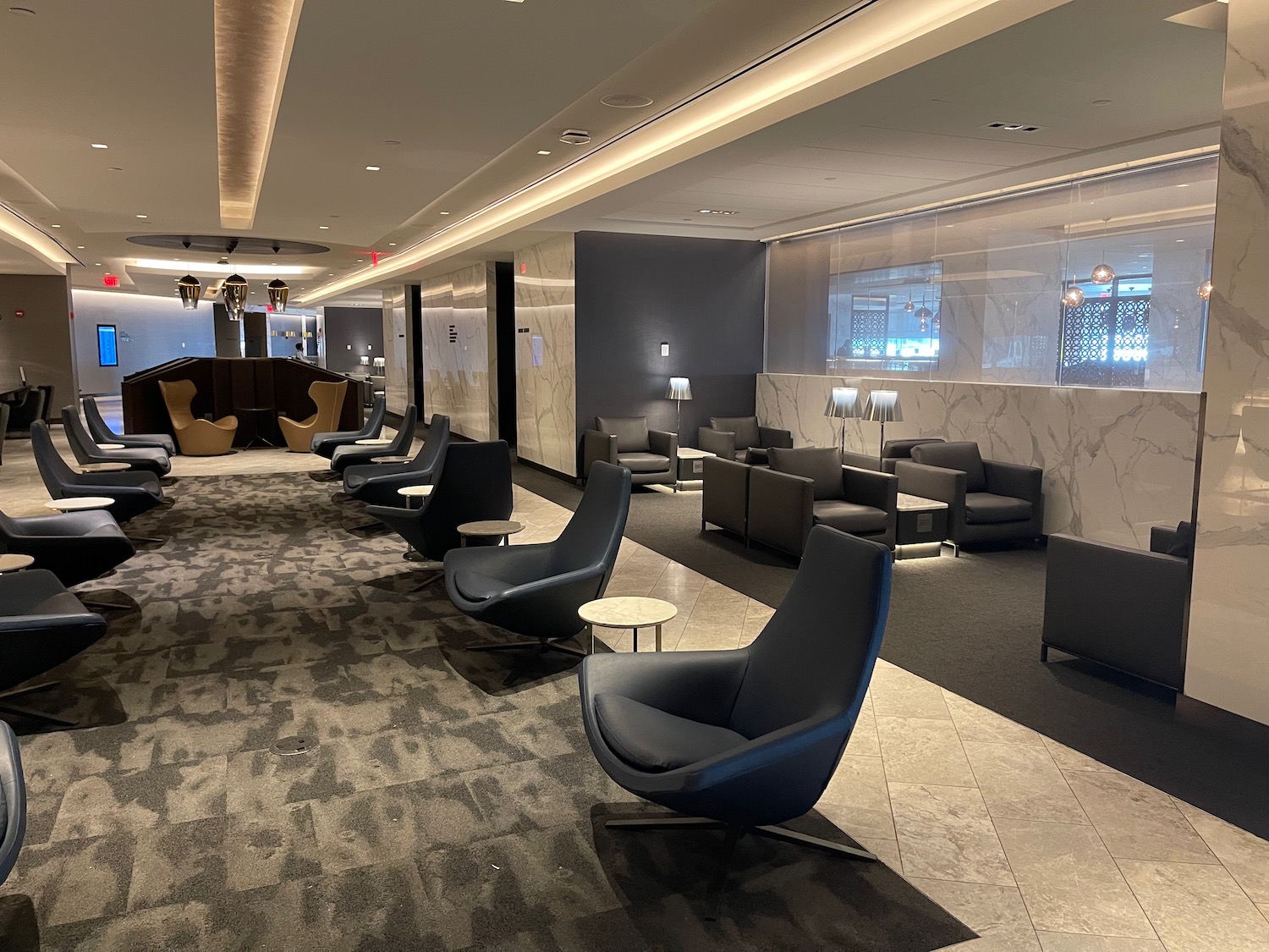 Review: United Polaris Lounge Newark (EWR) - Live and Let's Fly