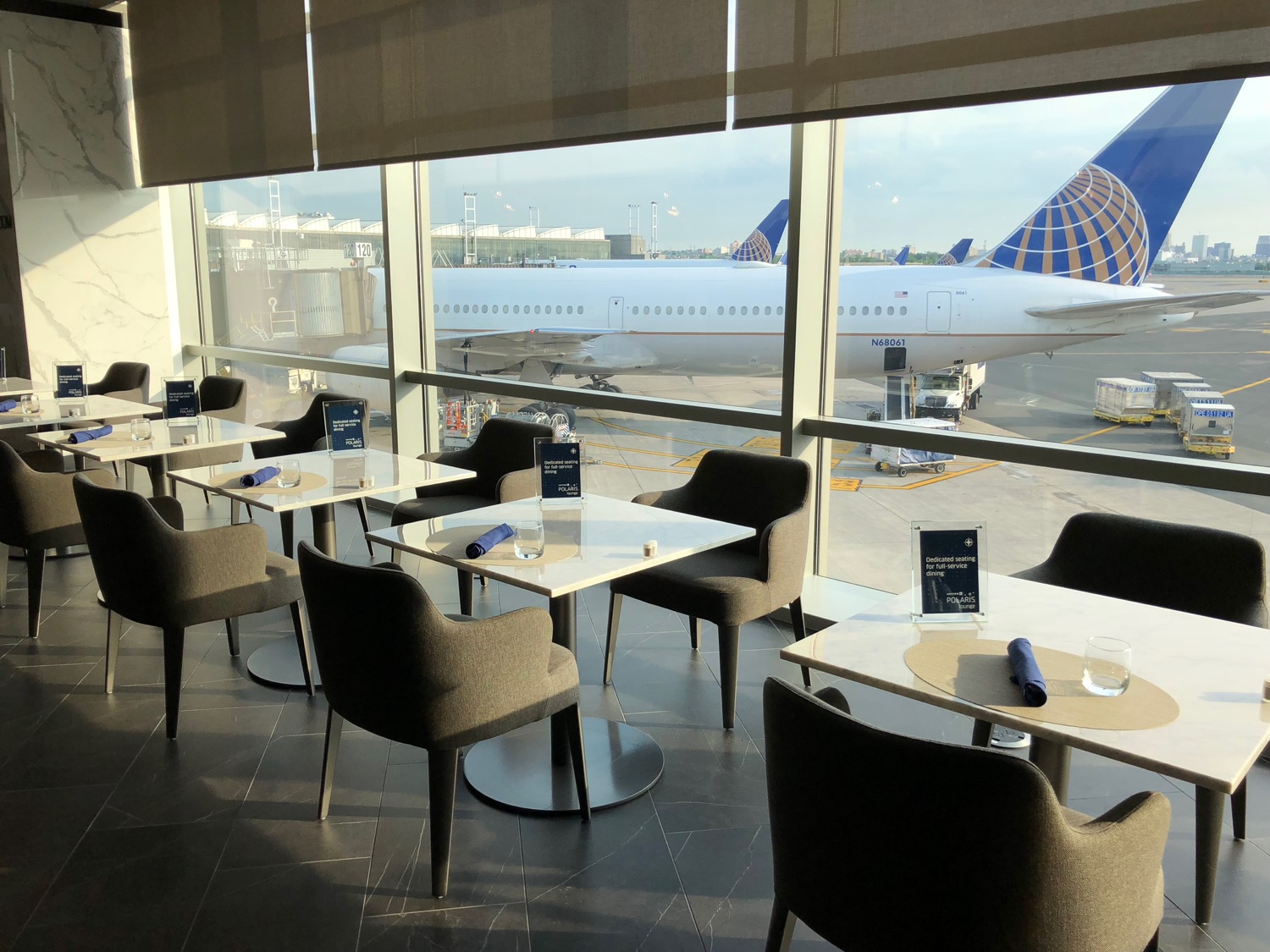 Review: United Polaris Lounge Newark (EWR) - Live and Let's Fly