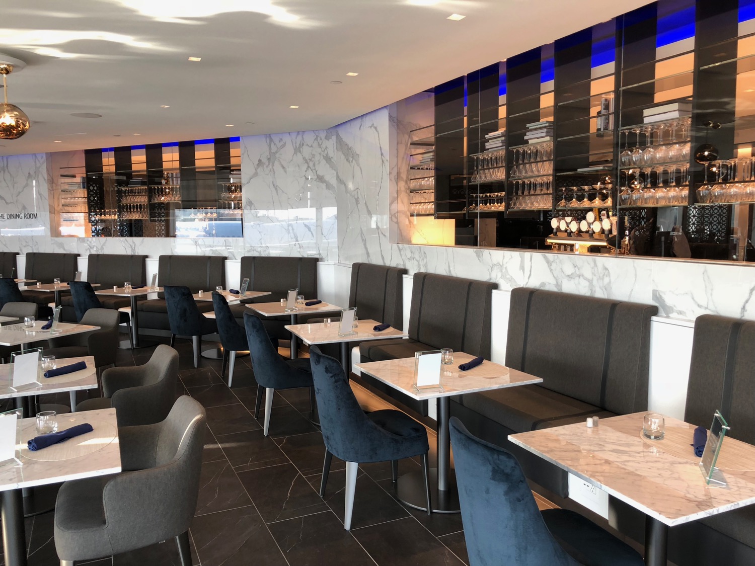 Review United Polaris Lounge Newark (EWR) Live and Let's Fly