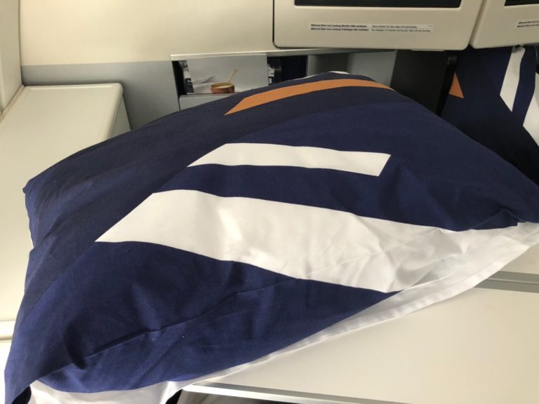 Business Class To Germany Lufthansa Or United? Live and Let's Fly