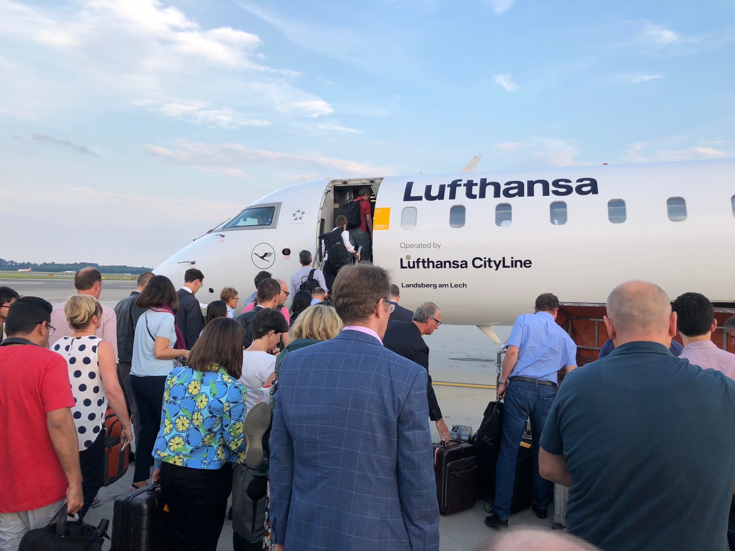Lufthansa-ERJ-195-Review-3.jpg