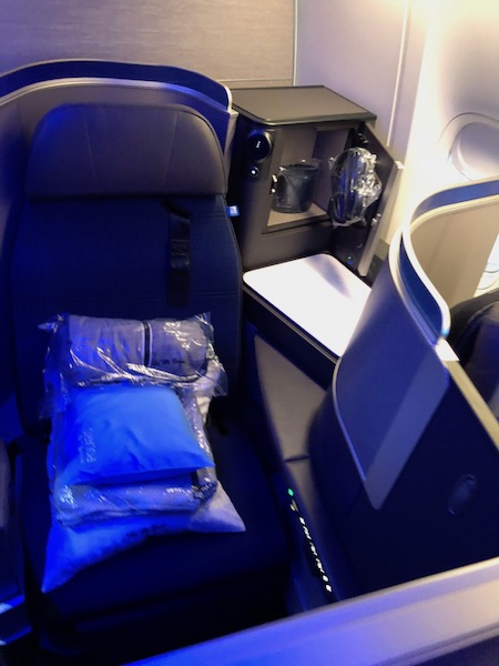 Review: United Polaris 777-300ER San Francisco to Hong Kong - Live and ...