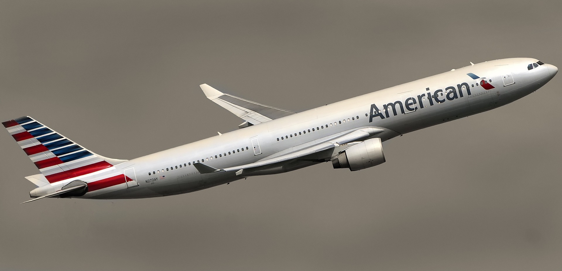 If American Airlines Asked Me To Pee In A Bottle… Live and Let's Fly