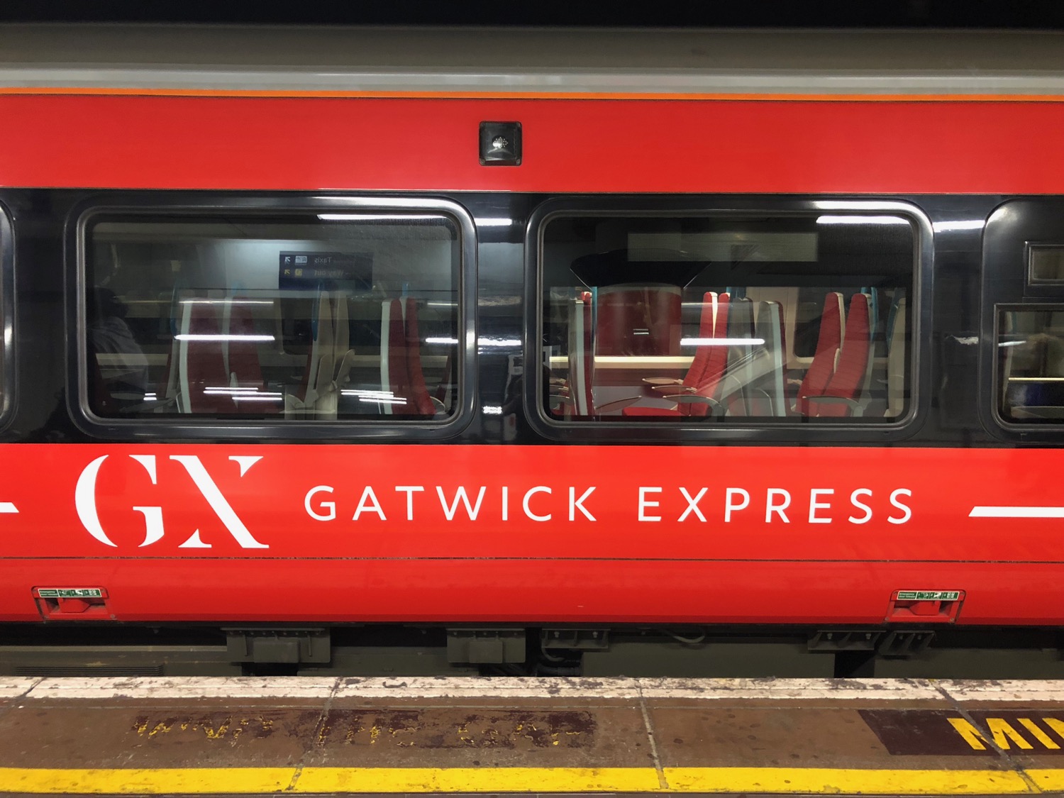 Gatwick Express From Central London To LGW - Live and Let's Fly