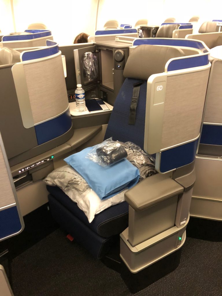 First Impressions: United Boeing 767-300 Polaris Class - Live and Let's Fly