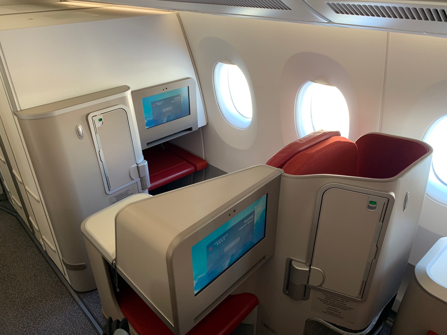 Review: Hong Kong Airlines A350 Business Class Los Angeles To Hong Kong ...