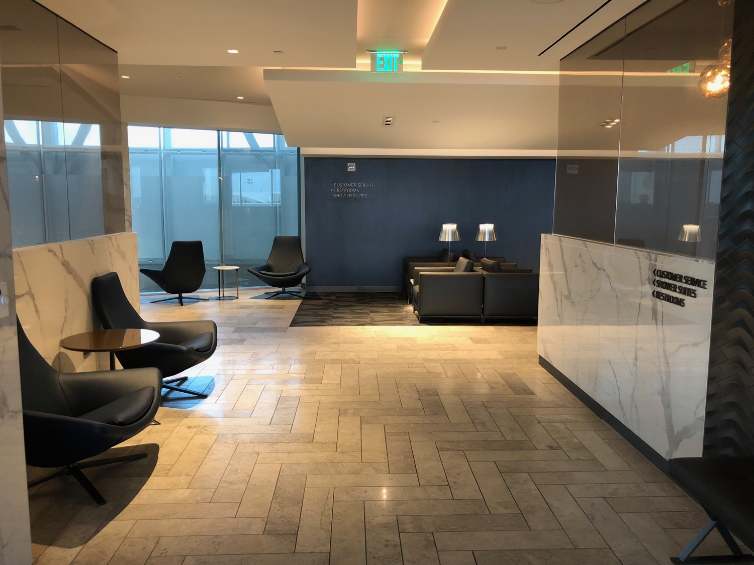 Review United Polaris Lounge Houston (IAH) Live and Let's Fly