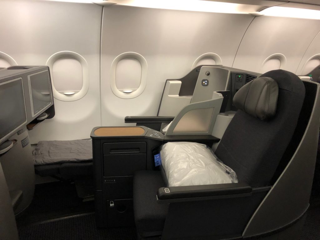 Review: American Airlines A321T Business Class New York To Los Angeles ...