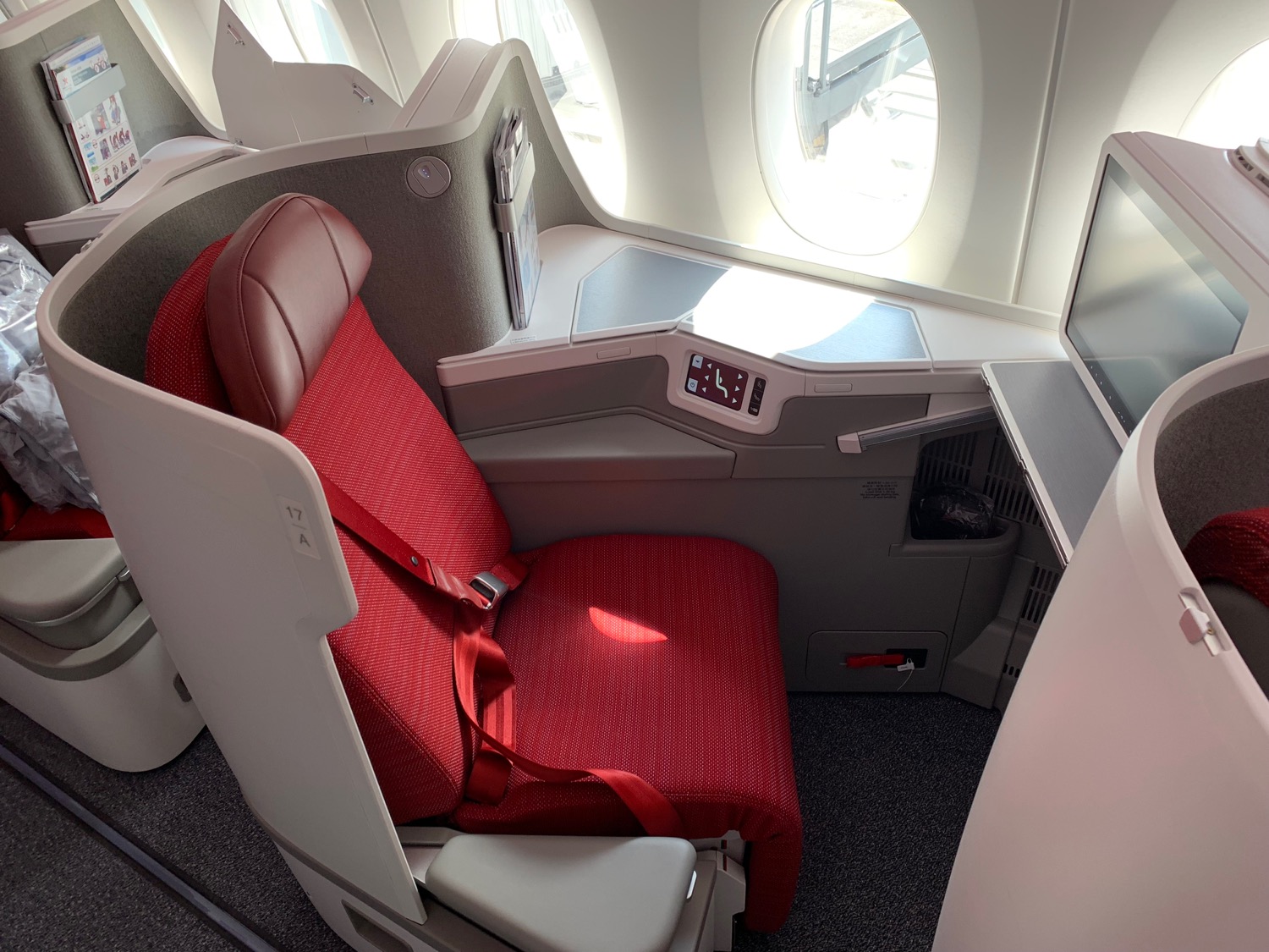 Review: Hong Kong Airlines NEW A350 Business Class - Hong Kong To Los ...