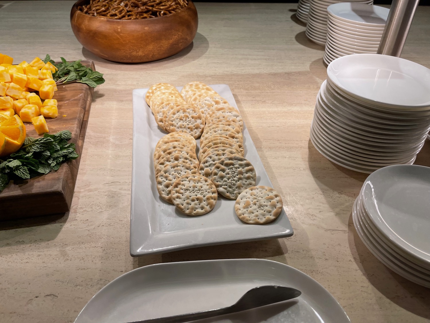 a plate of crackers on a table