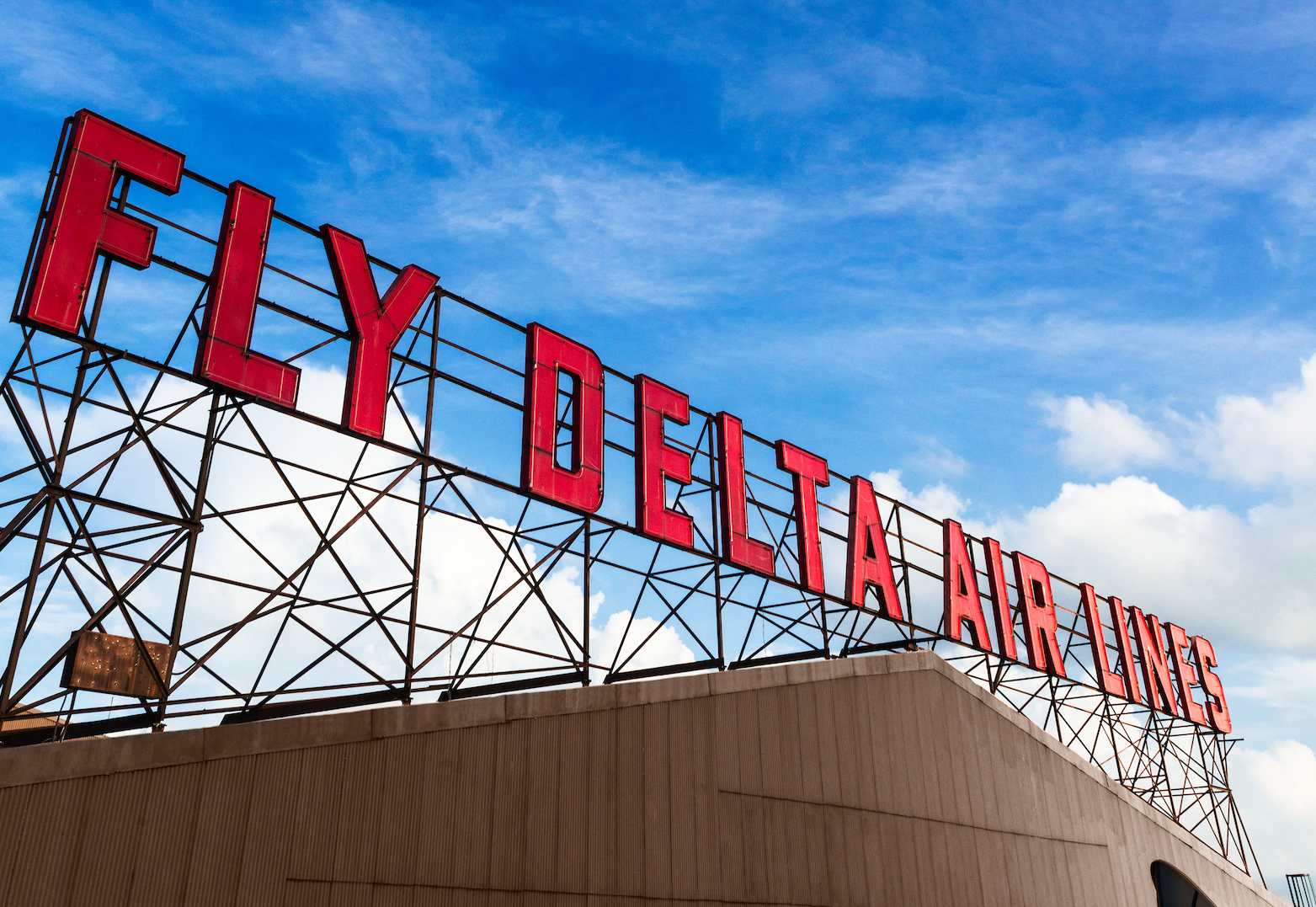 Delta Employees Laugh While American And United Employees Cry Live