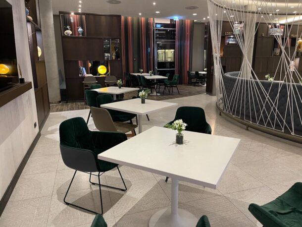 Review: Hyatt Place Frankfurt Airport - Live And Let's Fly