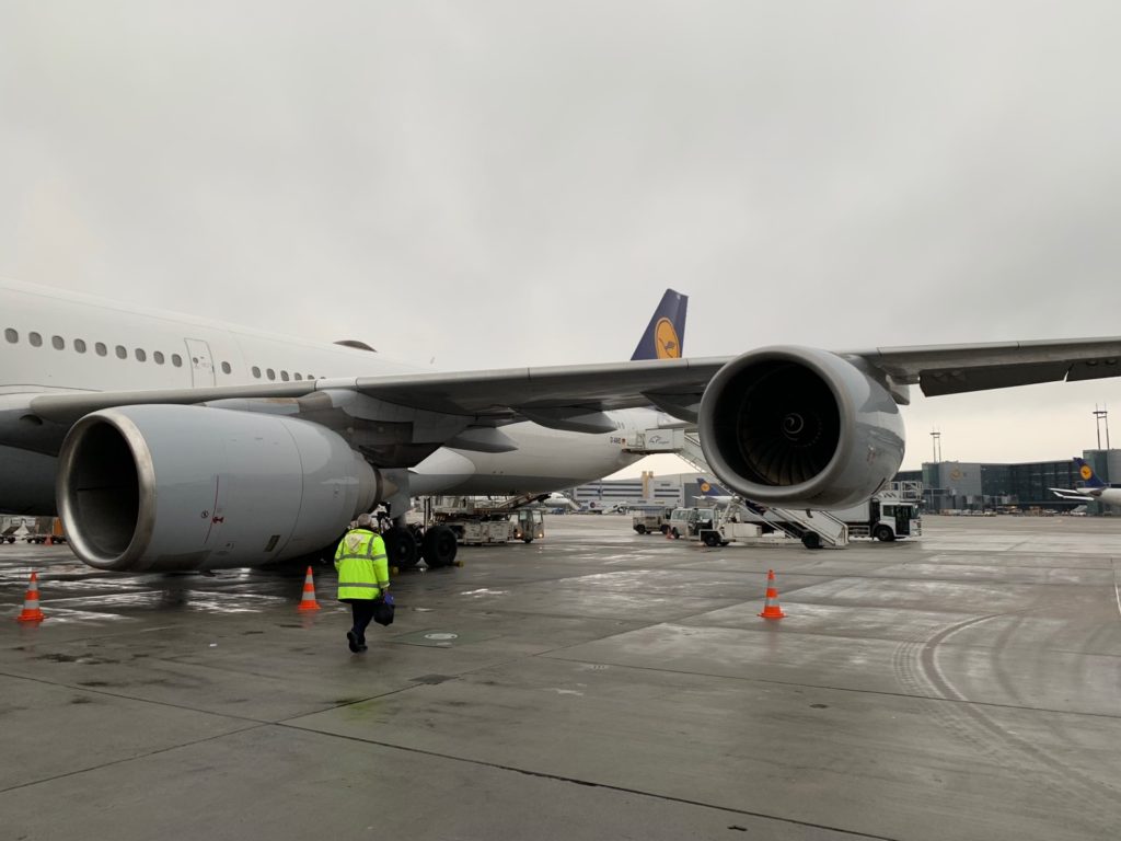 Review: Lufthansa A340-600 First Class Frankfurt To San Francisco ...