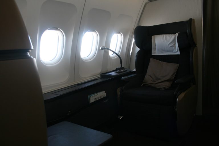 Review: SWISS A340-300 First Class Shanghai To Zurich - Live and Let's Fly