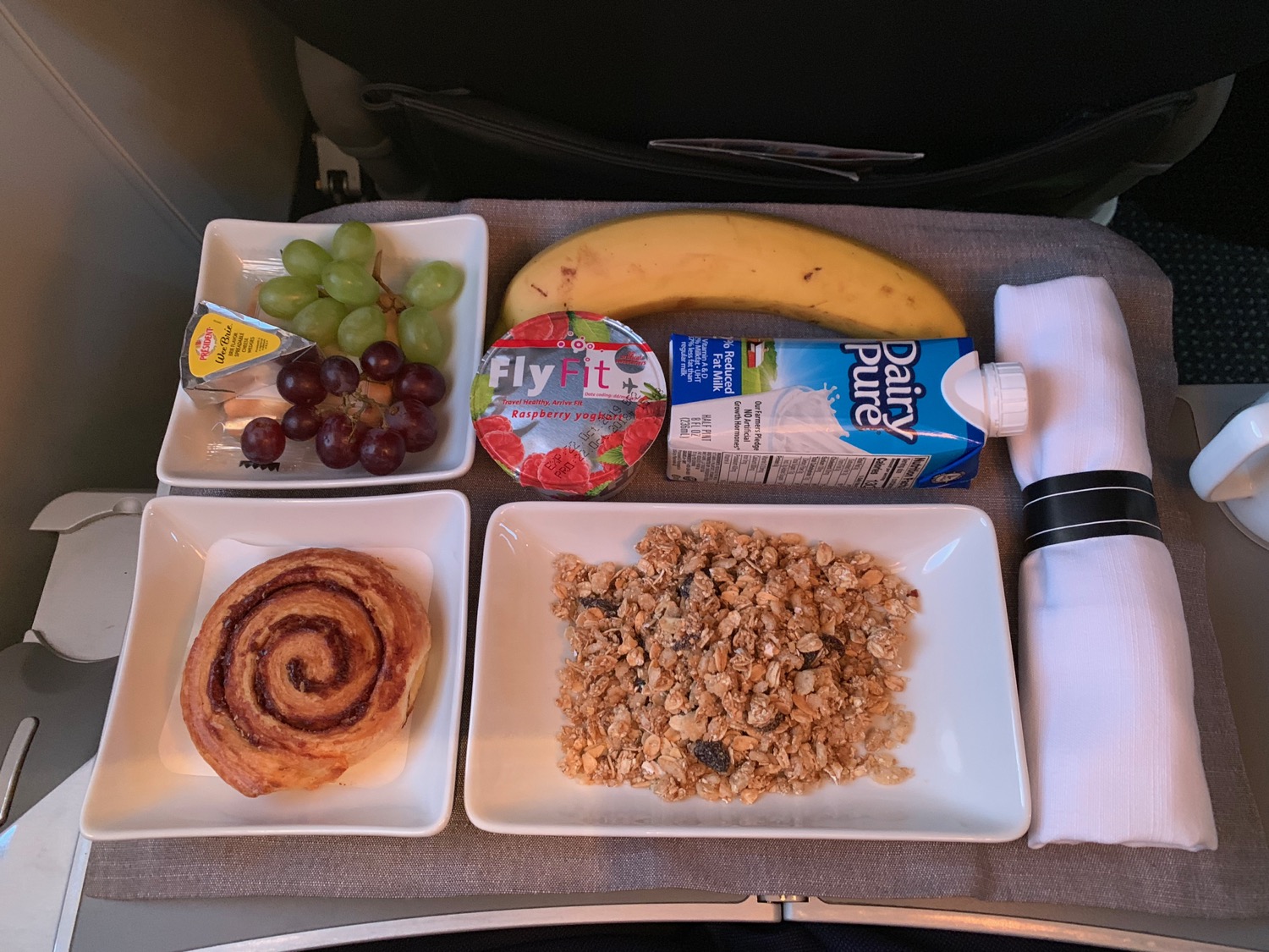 Review: American Airlines (Compass) E-175 First Class Seattle To Los ...