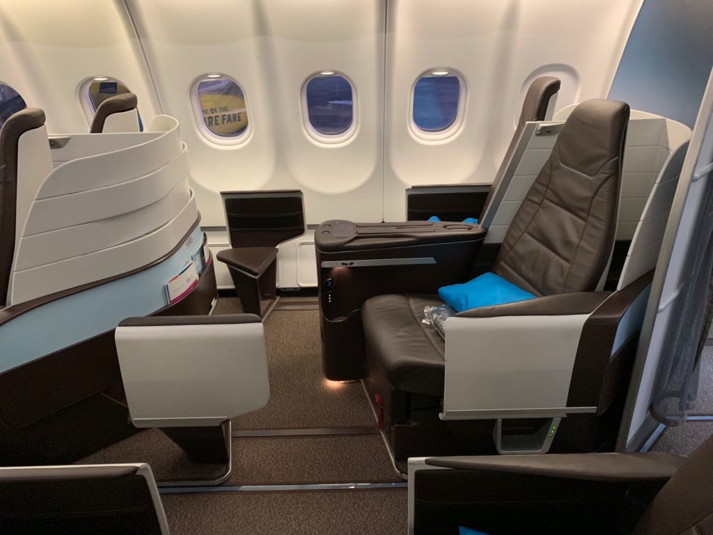 Review Hawaiian Airlines A330 200 First Class Los Angeles To Honolulu