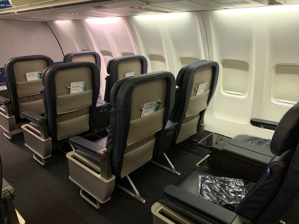 Review: United Airlines 757-300 First Class Honolulu To Los Angeles ...