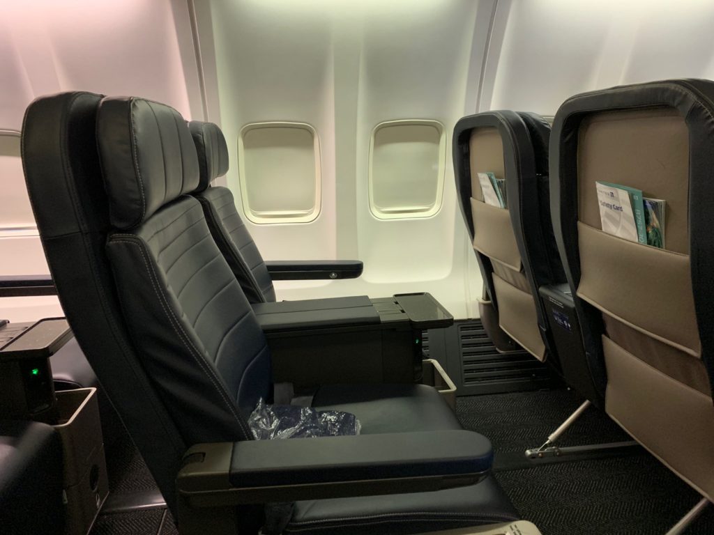 Review: United Airlines 757-300 First Class Honolulu To Los Angeles ...