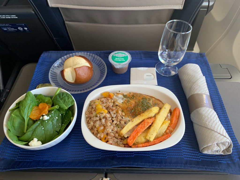 What Meal Service Looks Like In United Premium Plus (Premium Economy