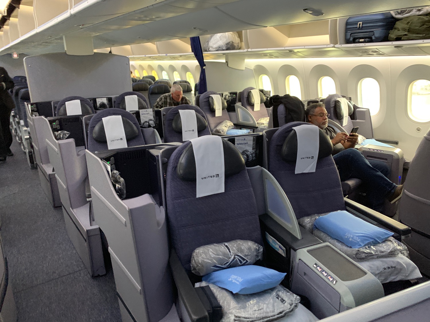 Review: United Airlines 787-8 Business Class Zurich To San Francisco ...