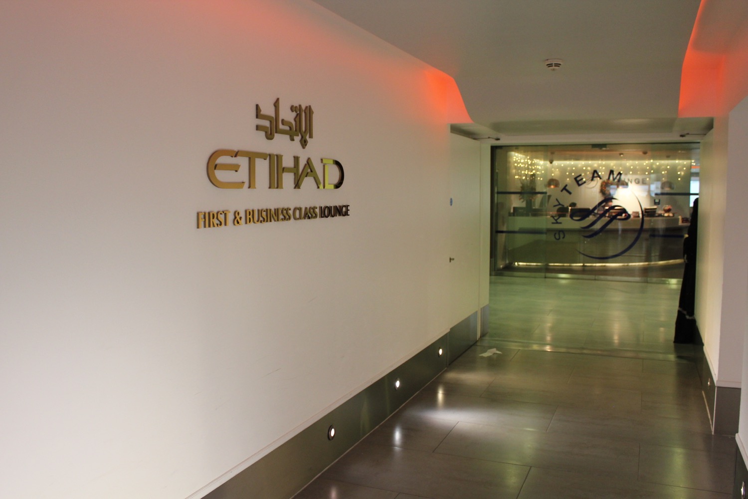 Review Etihad Lounge London (LHR) Live and Let's Fly