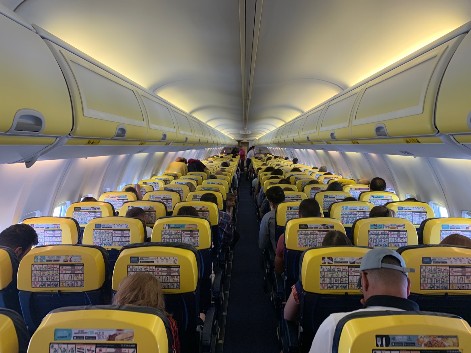 (mis)Adventures Aboard Ryanair - Live and Let's Fly