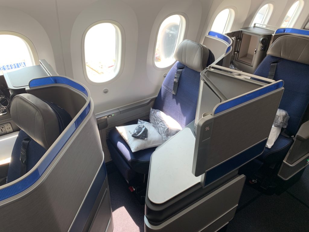 First Impressions Of United 787-10 Dreamliner Polaris Class - Live And 