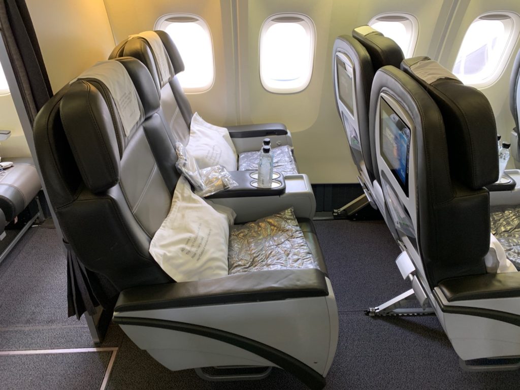 First Impressions: Icelandair 767 Business Class - Live And Let's Fly