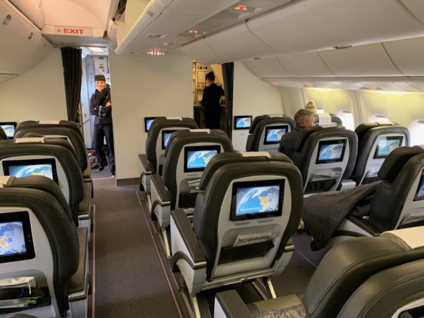 First Impressions: Icelandair 767 Business Class - Live and Let's Fly