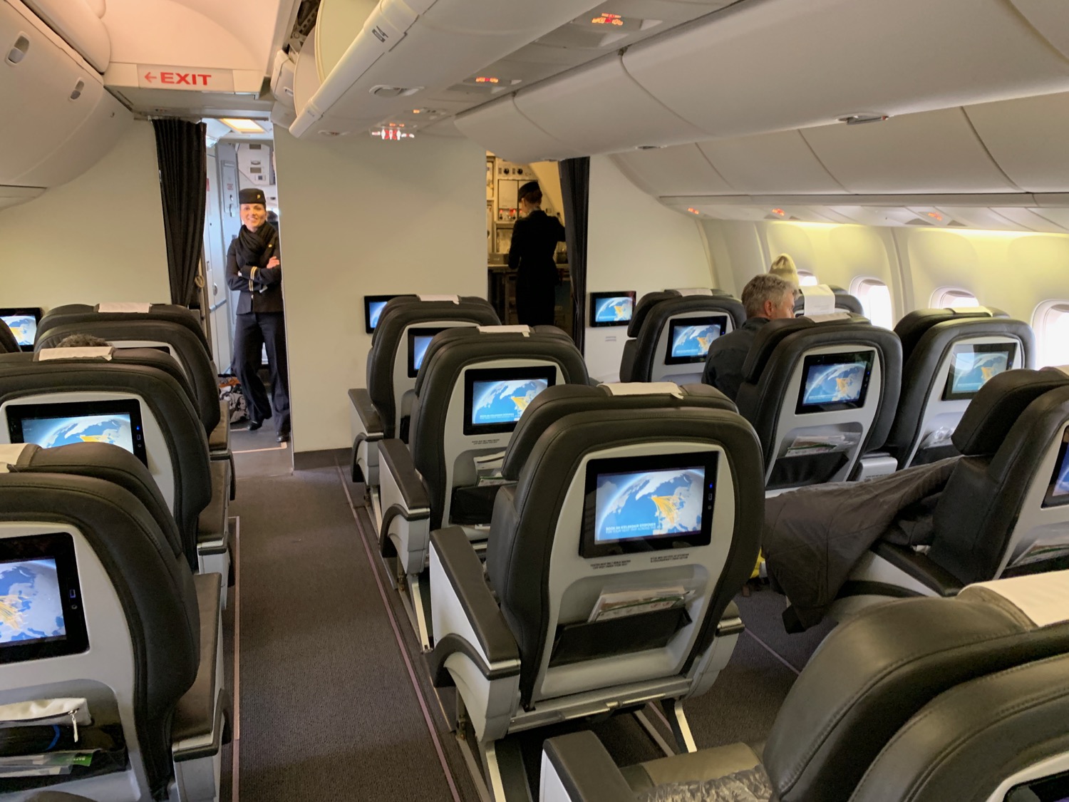 First Impressions Icelandair 767 Business Class Live And Let S Fly   Icelandair Business Class Impressions 5 