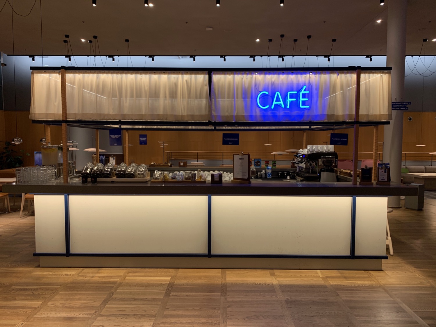 The Updated SAS Gold Lounge In Copenhagen Is Superb! Live and Let's Fly