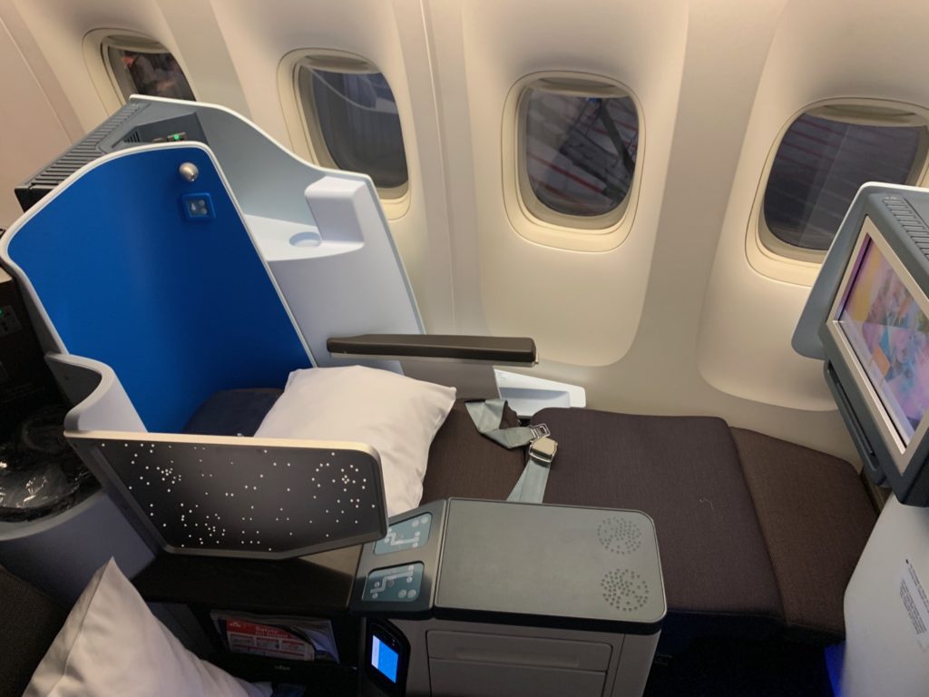 Review: KLM 777-300ER Business Class - Live and Let's Fly