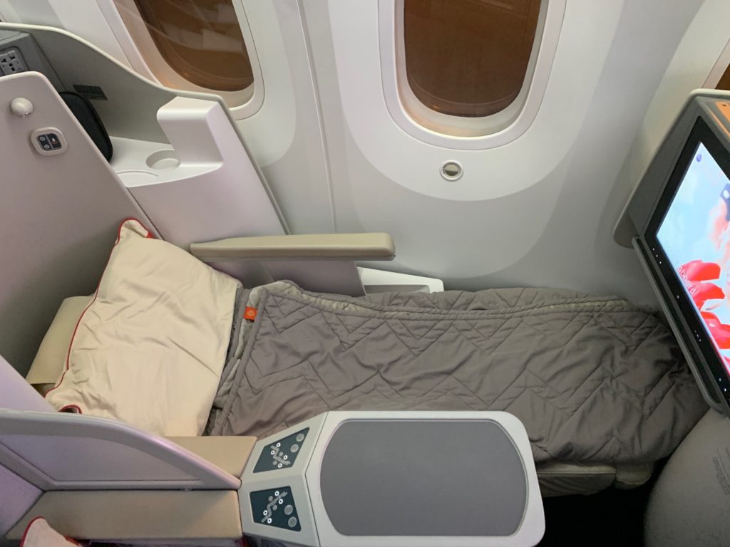 Review Royal Jordanian 787 Business Class Live and Let
