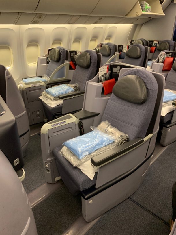 Review: United Airlines 767-400ER Business Class - Live and Let's Fly